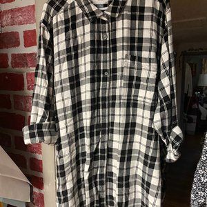 Old Navy 4X Black and White